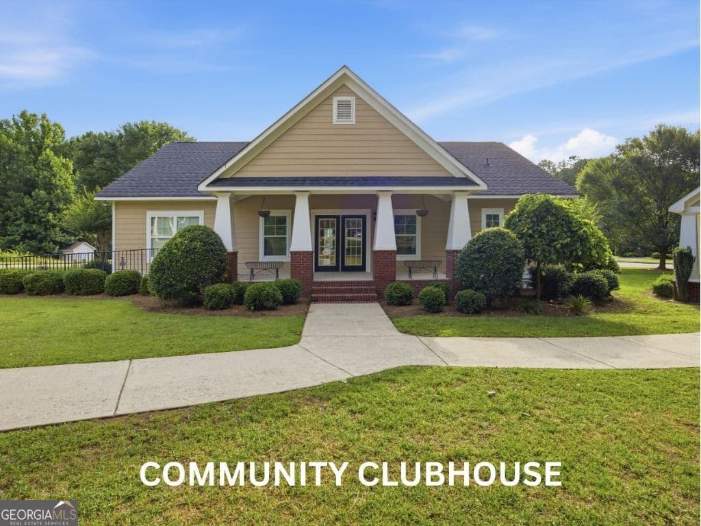 3 bedroom, 2 bathroom, 1,450 sq ft single family residence for sale at 142 Washington Street, Dalton, GA 30721 — photo 4