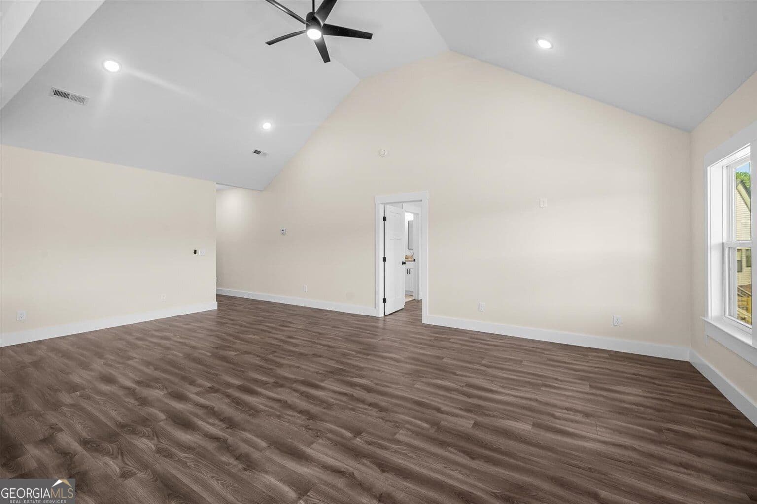 3 bedroom, 2 bathroom, 1,450 sq ft single family residence for sale at 142 Washington Street, Dalton, GA 30721 — photo 8