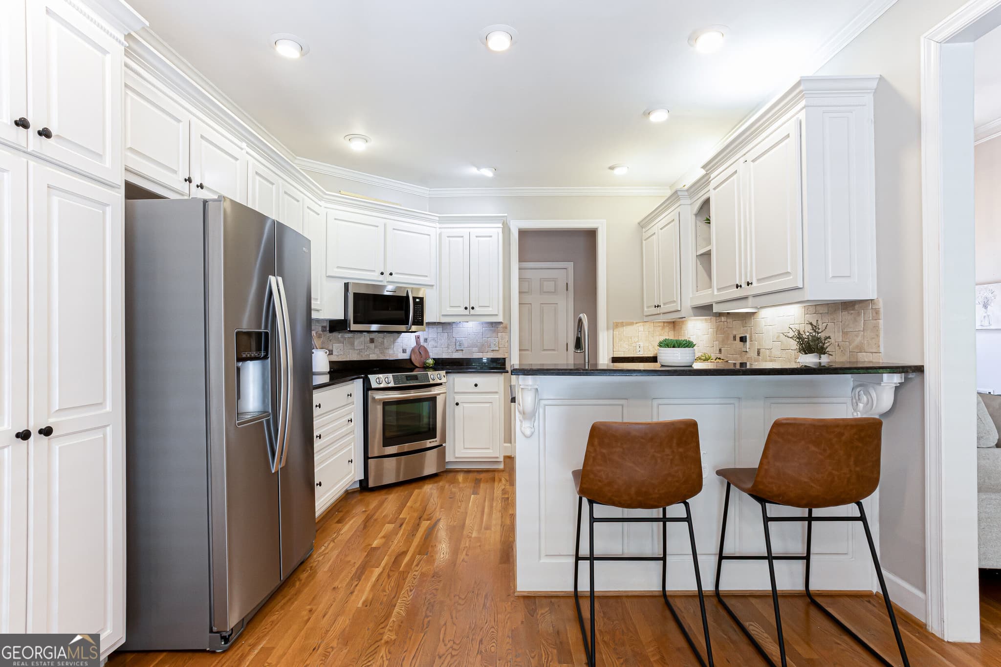 5 bedroom, 4.5 bathroom, 5,076 sq ft single family residence for sale at 885 Rose Brooke Drive, Lawrenceville, GA 30045 — photo 5