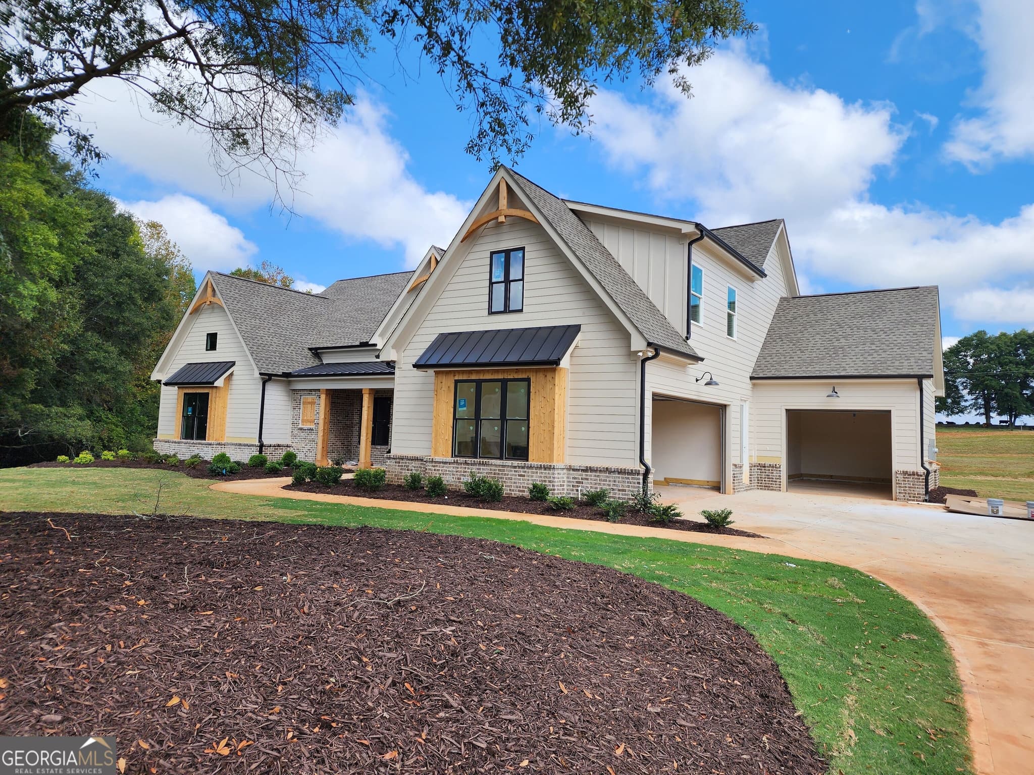 4 bedroom, 3.5 bathroom, 3,366 sq ft single family residence for sale at 167 Ivey Trace Court, Pendergrass, GA 30567 — photo 3