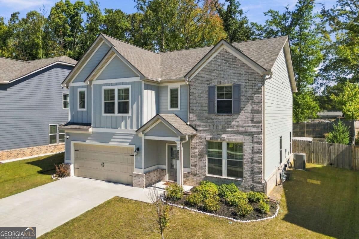 4 bedroom, 3.5 bathroom, 2,756 sq ft single family residence for sale at 4010 Diane Lane, Fayetteville, GA 30214 — photo 4