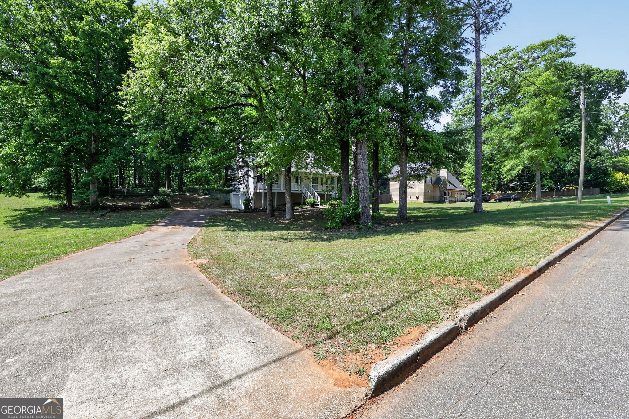 3 bedroom, 2 bathroom, 2,772 sq ft single family residence for sale at 146 Camp Creek Drive, Stockbridge, GA 30281