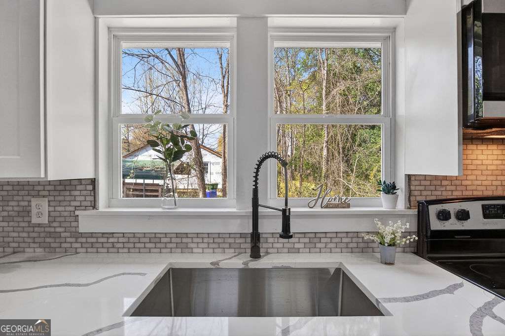 3 bedroom, 1 bathroom, 1,170 sq ft single family residence for sale at 206 Walker Drive, Monroe, GA 30655 — photo 9