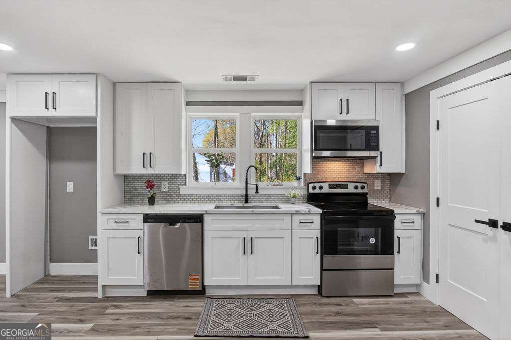 3 bedroom, 1 bathroom, 1,170 sq ft single family residence for sale at 206 Walker Drive, Monroe, GA 30655 — photo 8