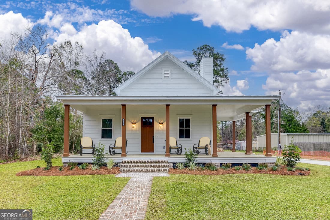 3 bedroom, 2 bathroom, 1,428 sq ft single family residence for sale at 610 N Rogers Street, Pooler, GA 31322 — photo 1 of 36