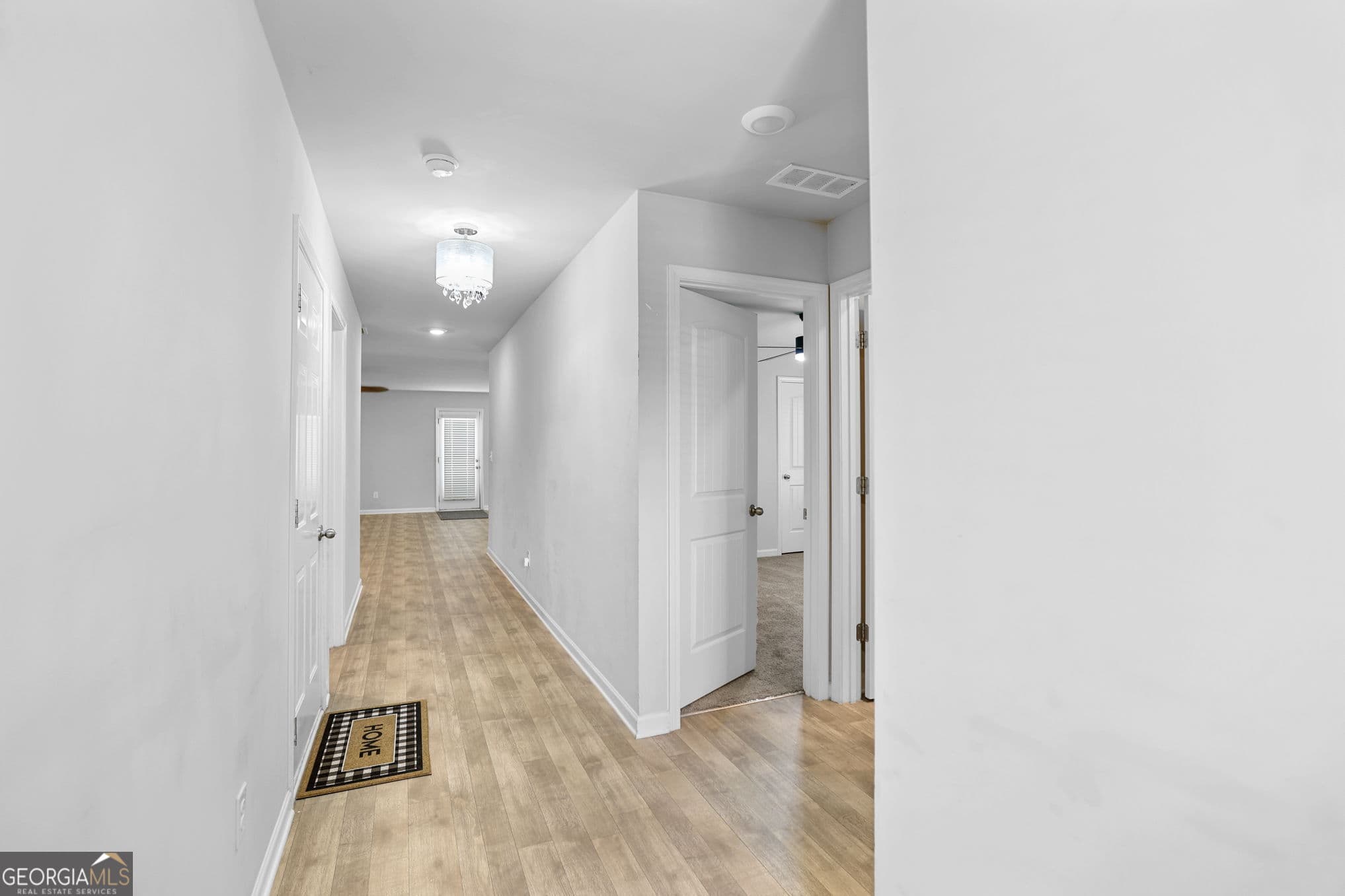 3 bedroom, 2 bathroom, 1,654 sq ft single family residence for sale at 141 N Meadows Ridge Drive, Grantville, GA 30220 — photo 5