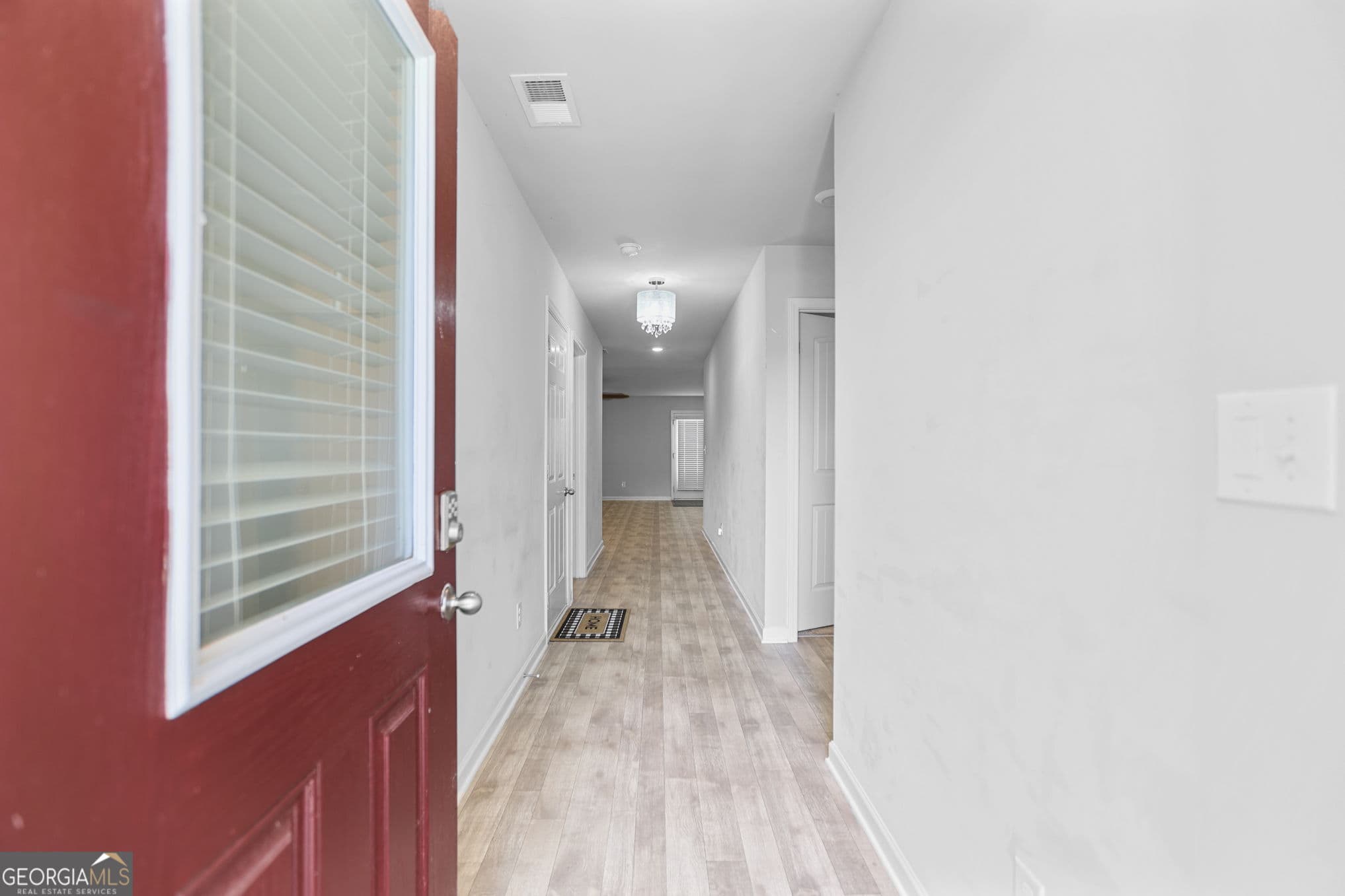 3 bedroom, 2 bathroom, 1,654 sq ft single family residence for sale at 141 N Meadows Ridge Drive, Grantville, GA 30220 — photo 4
