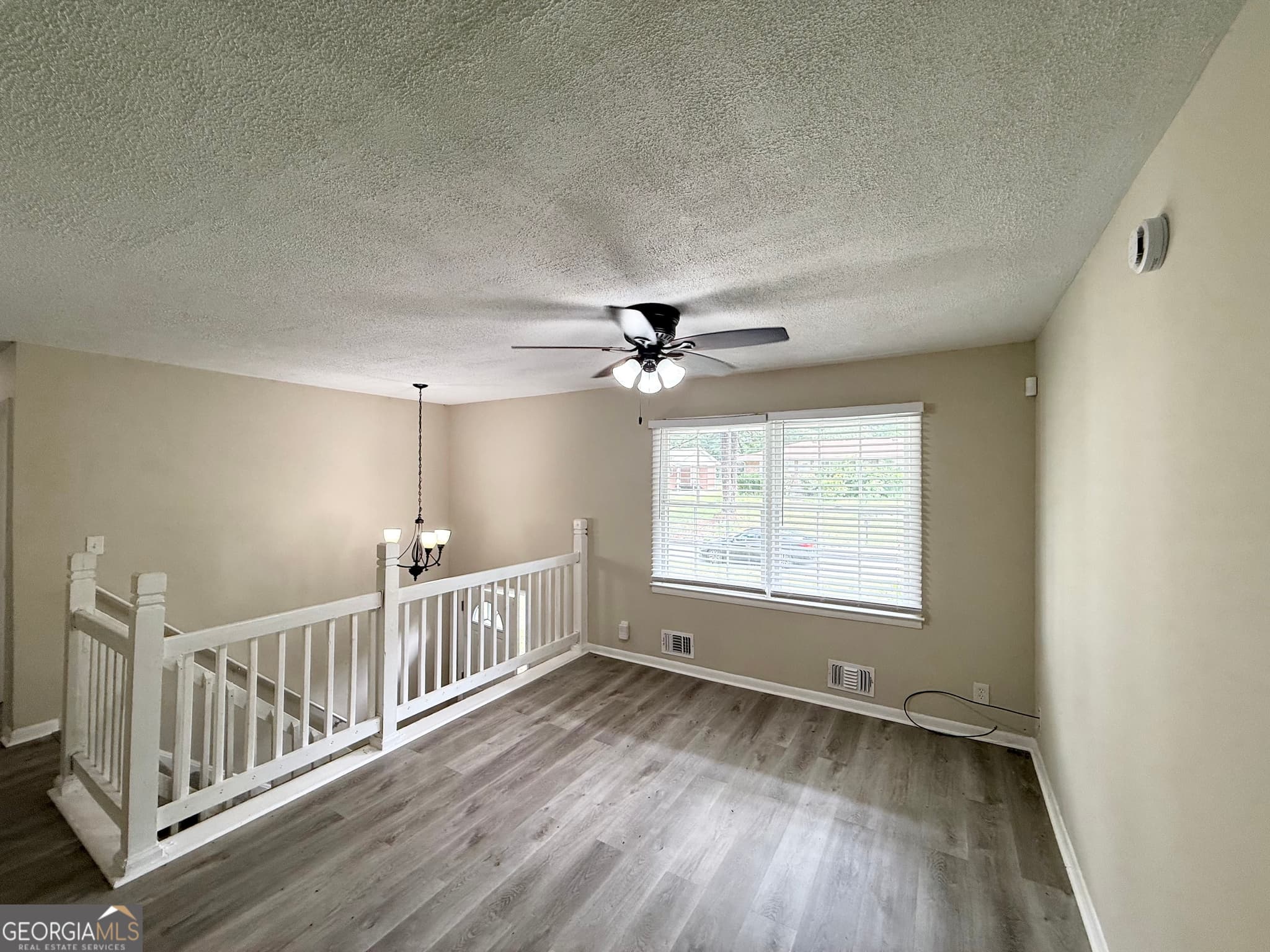 5 bedroom, 2 bathroom, 2,000 sq ft single family residence for sale at 2782 Ocean Valley Drive, Atlanta, GA 30349 — photo 6