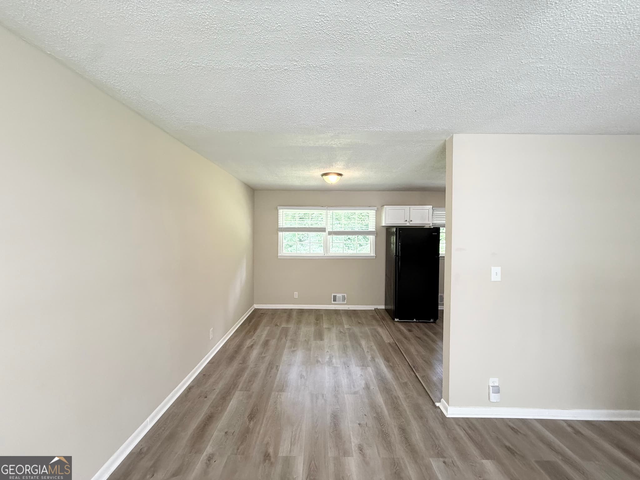 5 bedroom, 2 bathroom, 2,000 sq ft single family residence for sale at 2782 Ocean Valley Drive, Atlanta, GA 30349 — photo 5