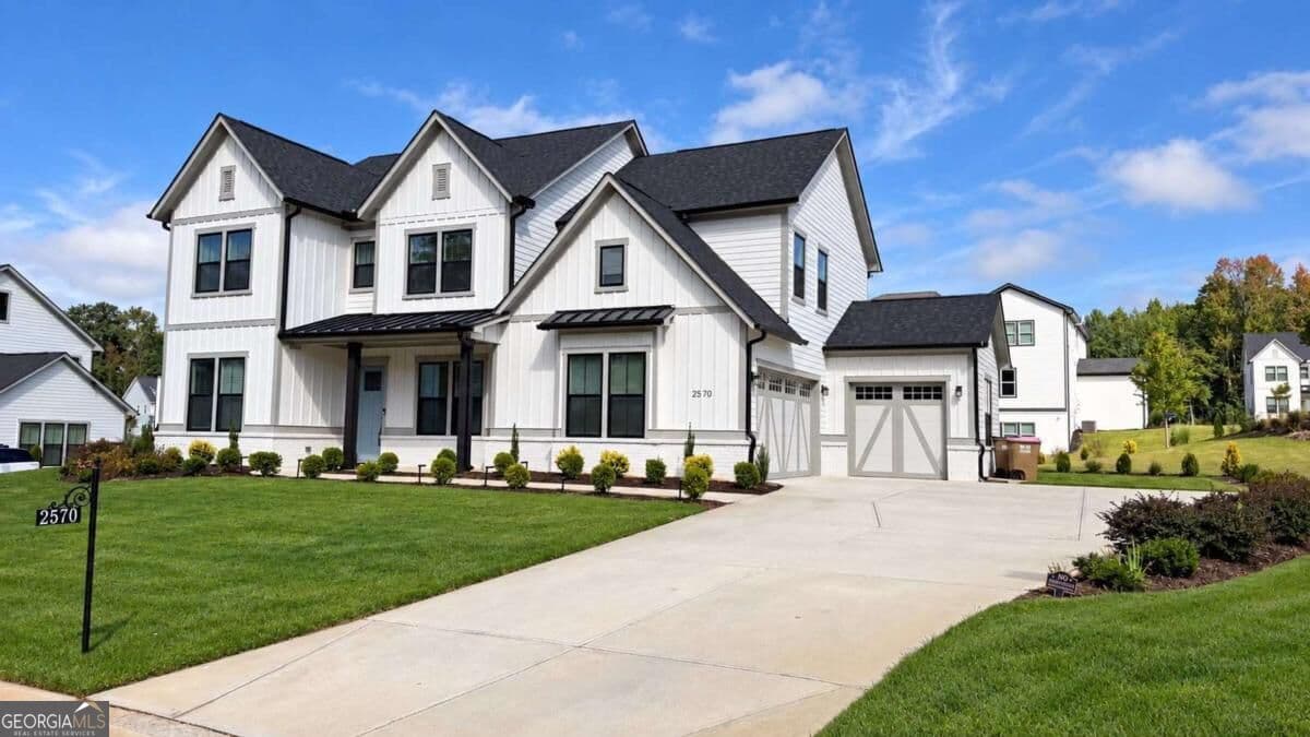 5 bedroom, 4.5 bathroom, 3,485 sq ft single family residence for sale at 2570 Bertrand Way, Cumming, GA 30041