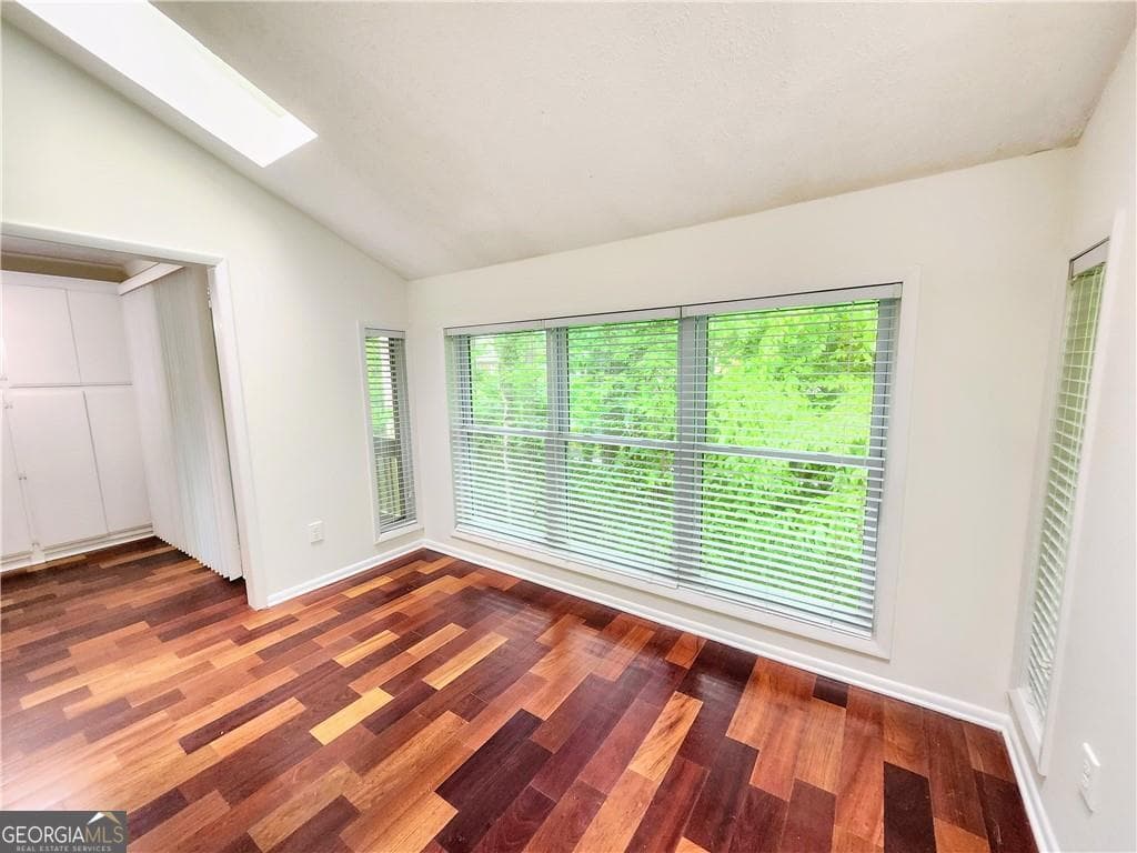 2 bedroom, 2 bathroom, 1,335 sq ft condominium for sale at 8740 Roswell Roa 9D, Atlanta, GA 30350 — photo 6