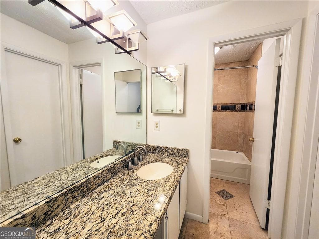 2 bedroom, 2 bathroom, 1,335 sq ft condominium for sale at 8740 Roswell Roa 9D, Atlanta, GA 30350 — photo 10