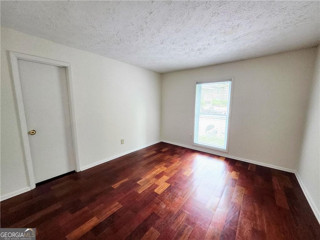 2 bedroom, 2 bathroom, 1,335 sq ft condominium for sale at 8740 Roswell Roa 9D, Atlanta, GA 30350 — photo 8