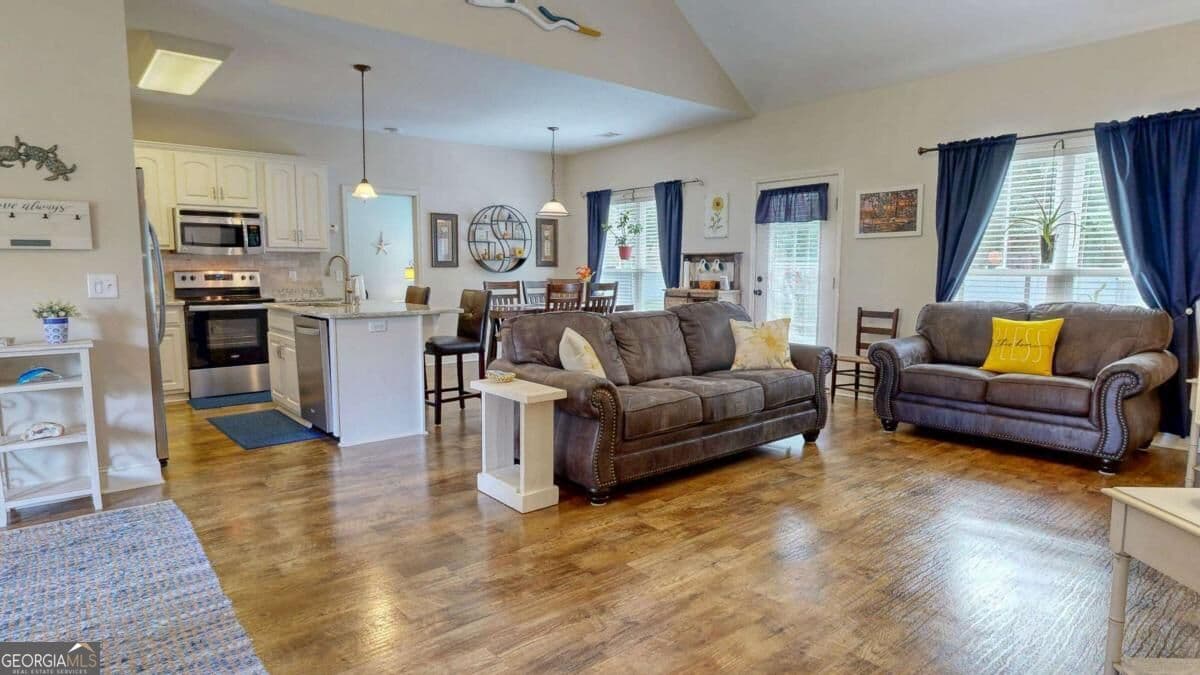 3 bedroom, 2 bathroom, 1,443 sq ft single family residence for sale at 124 Sugarland Boulevard, Brooklet, GA 30415 — photo 3