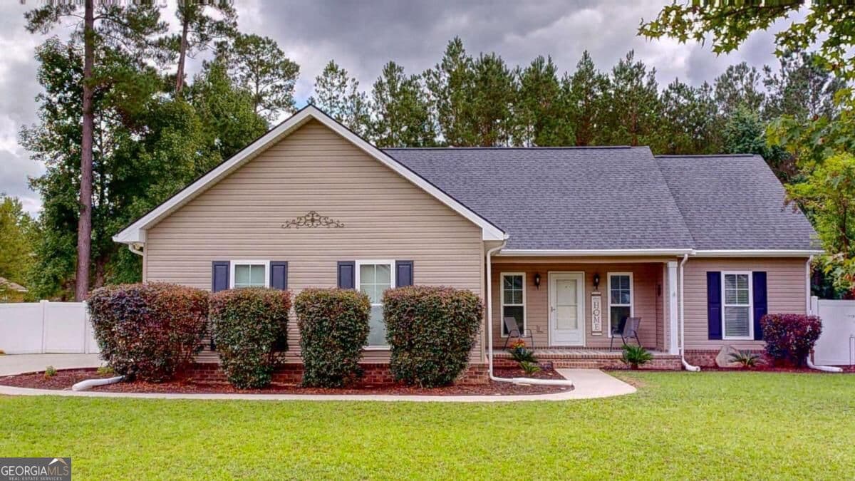 3 bedroom, 2 bathroom, 1,443 sq ft single family residence for sale at 124 Sugarland Boulevard, Brooklet, GA 30415 — photo 1 of 39