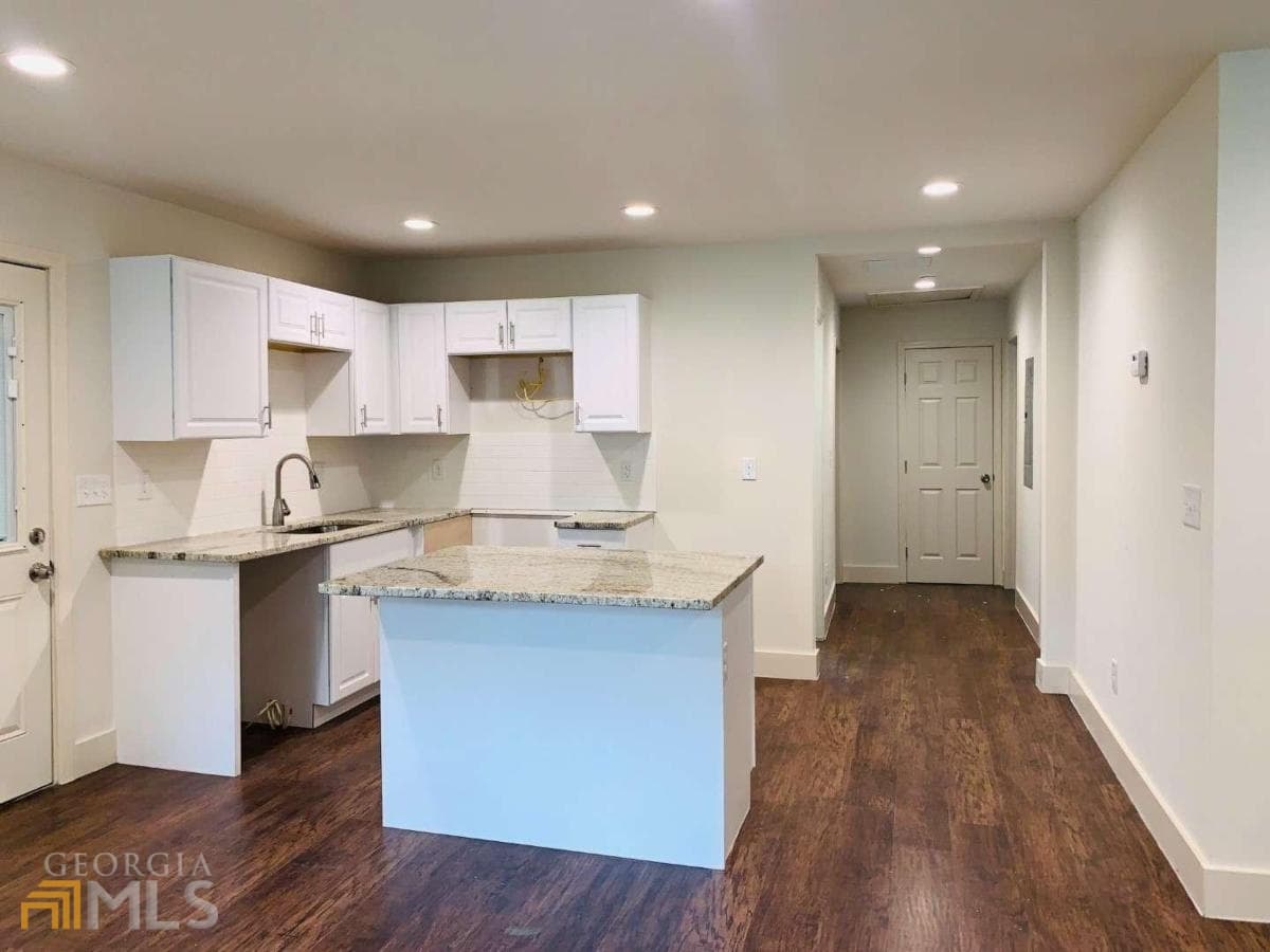 3 bedroom, 2 bathroom, 1,134 sq ft single family residence for rent at 364 Brooks Avenue, Atlanta, GA 30310 for $1,495 a month — photo 3