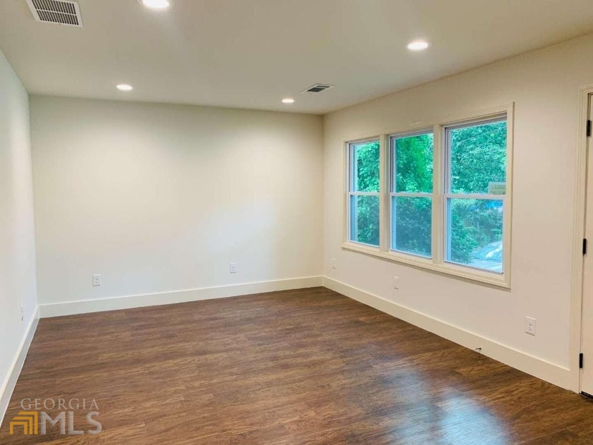 3 bedroom, 2 bathroom, 1,134 sq ft single family residence for rent at 364 Brooks Avenue, Atlanta, GA 30310 for $1,495 a month — photo 5