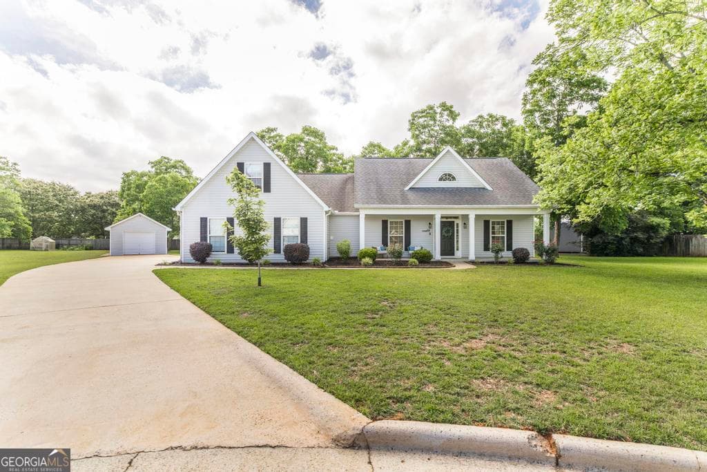 3 bedroom, 2.5 bathroom, 2,149 sq ft single family residence sold at 212 Cohen Court, Kathleen, GA 31047