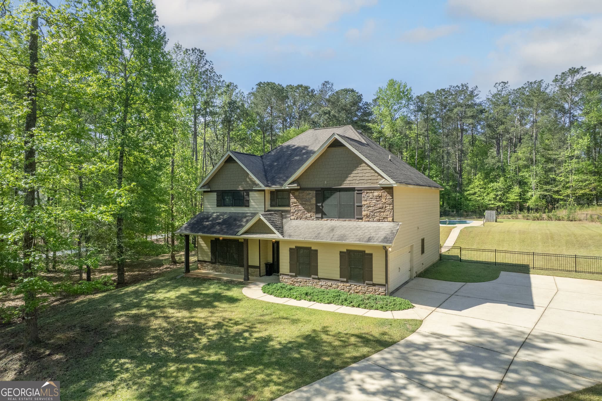 4 bedroom, 3.5 bathroom, 3,340 sq ft single family residence for sale at 566 Wild Turkey Drive, Pine Mountain, GA 31822 — photo 2