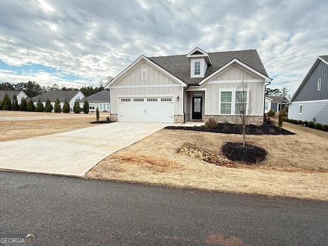 3 bedroom, 2 bathroom, 2,044 sq ft single family residence for sale at 1501 Lake Drive, Greensboro, GA 30642 — photo 1 of 24