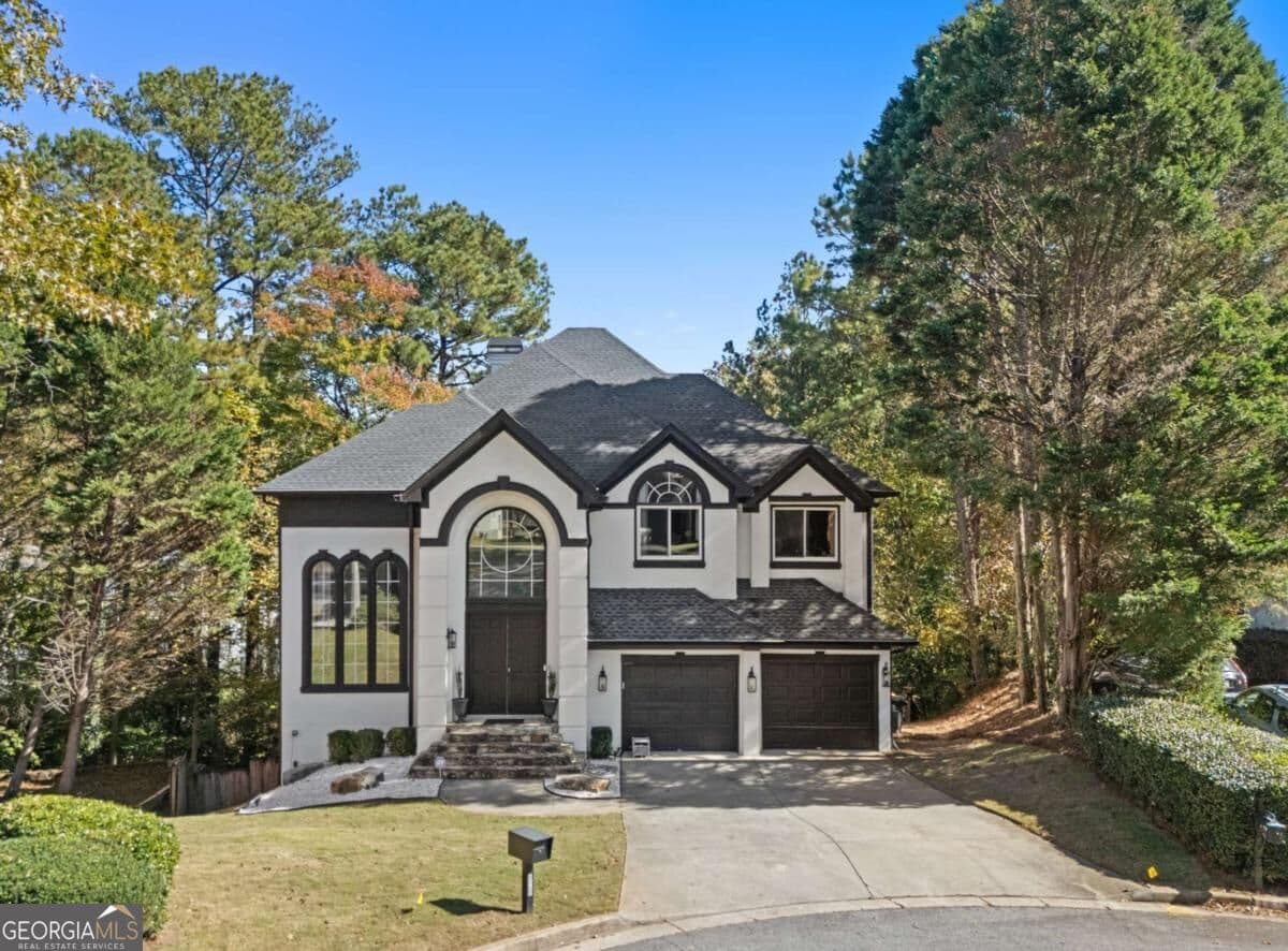 7 bedroom, 5.5 bathroom, 5,400 sq ft single family residence for sale at 820 Glen Royal Drive, Roswell, GA 30076 — photo 1 of 64