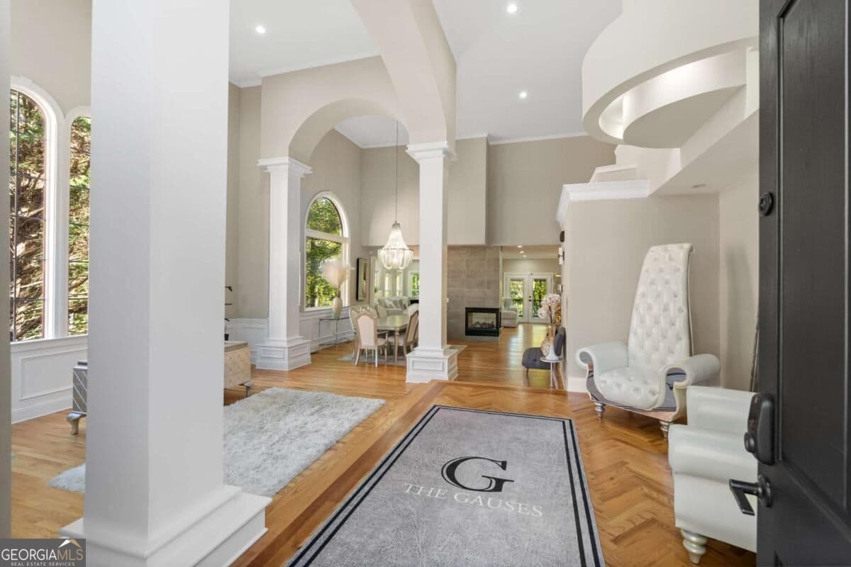 7 bedroom, 5.5 bathroom, 5,400 sq ft single family residence for sale at 820 Glen Royal Drive, Roswell, GA 30076 — photo 4