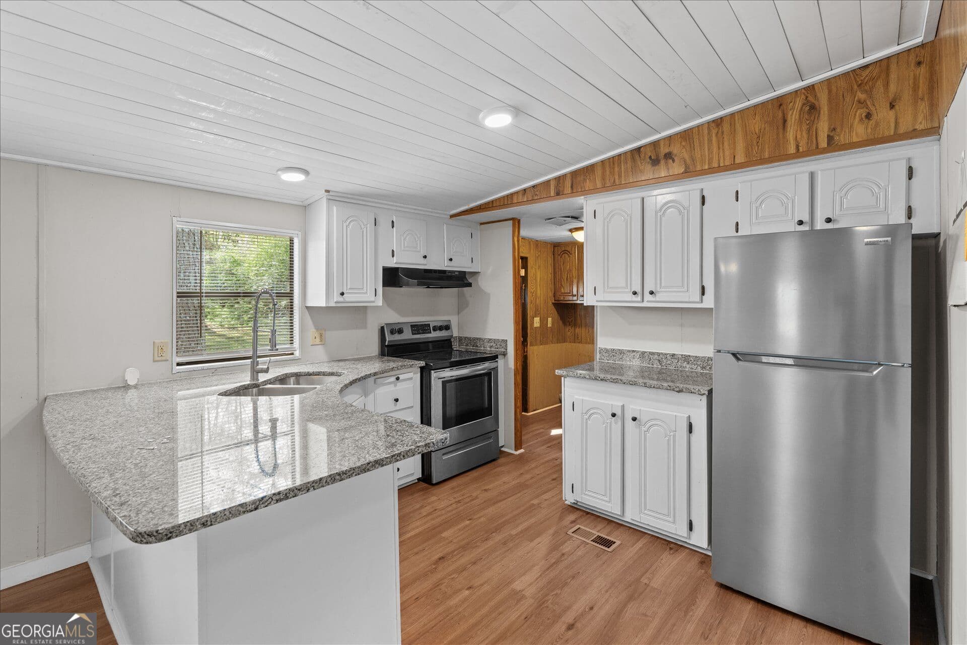 3 bedroom, 2 bathroom, 1,248 sq ft manufactured home,single family residence for sale at 2075 Louina Road, Roanoke, AL 36274 — photo 7