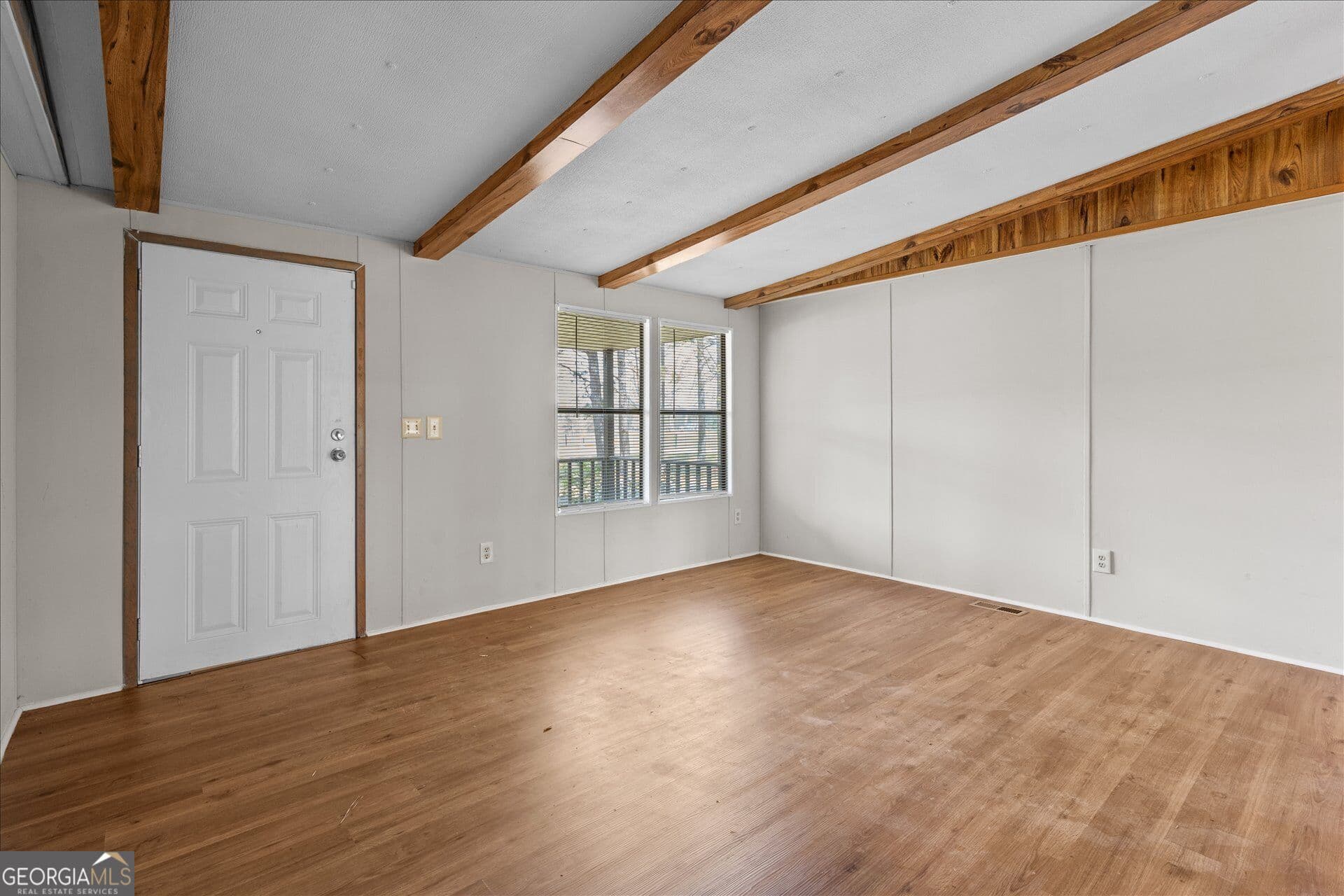 3 bedroom, 2 bathroom, 1,248 sq ft manufactured home,single family residence for sale at 2075 Louina Road, Roanoke, AL 36274 — photo 4