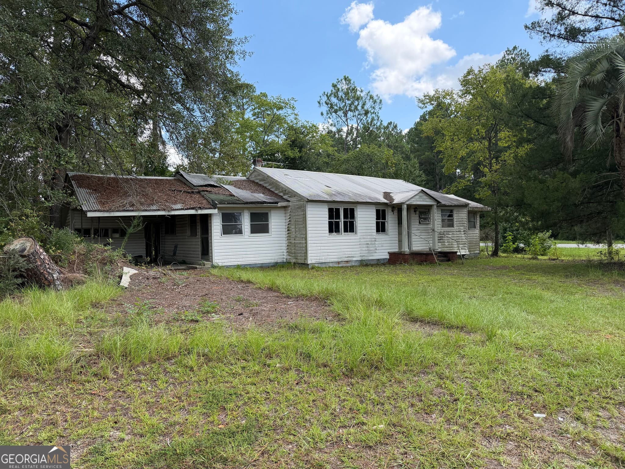 6 bedroom, 2.5 bathroom, 3,437 sq ft single family residence for sale at 5034 Aarons Way, Patterson, GA 31557 — photo 7