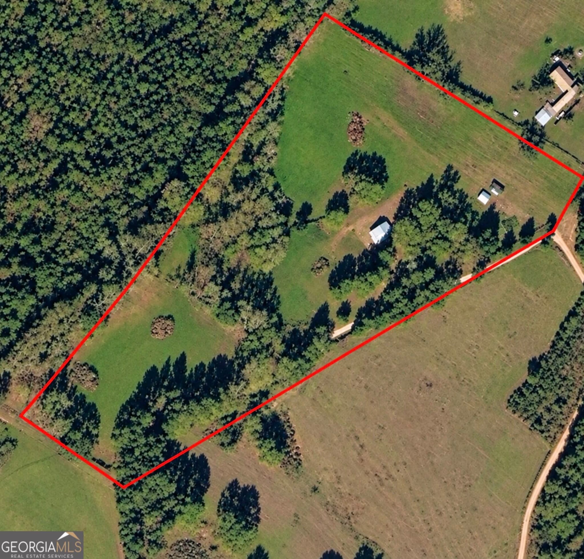 3 bedroom, 1 bathroom, 1,312 sq ft single family residence under contract at 545 County Road 437, Graham, AL 36263 — photo 2