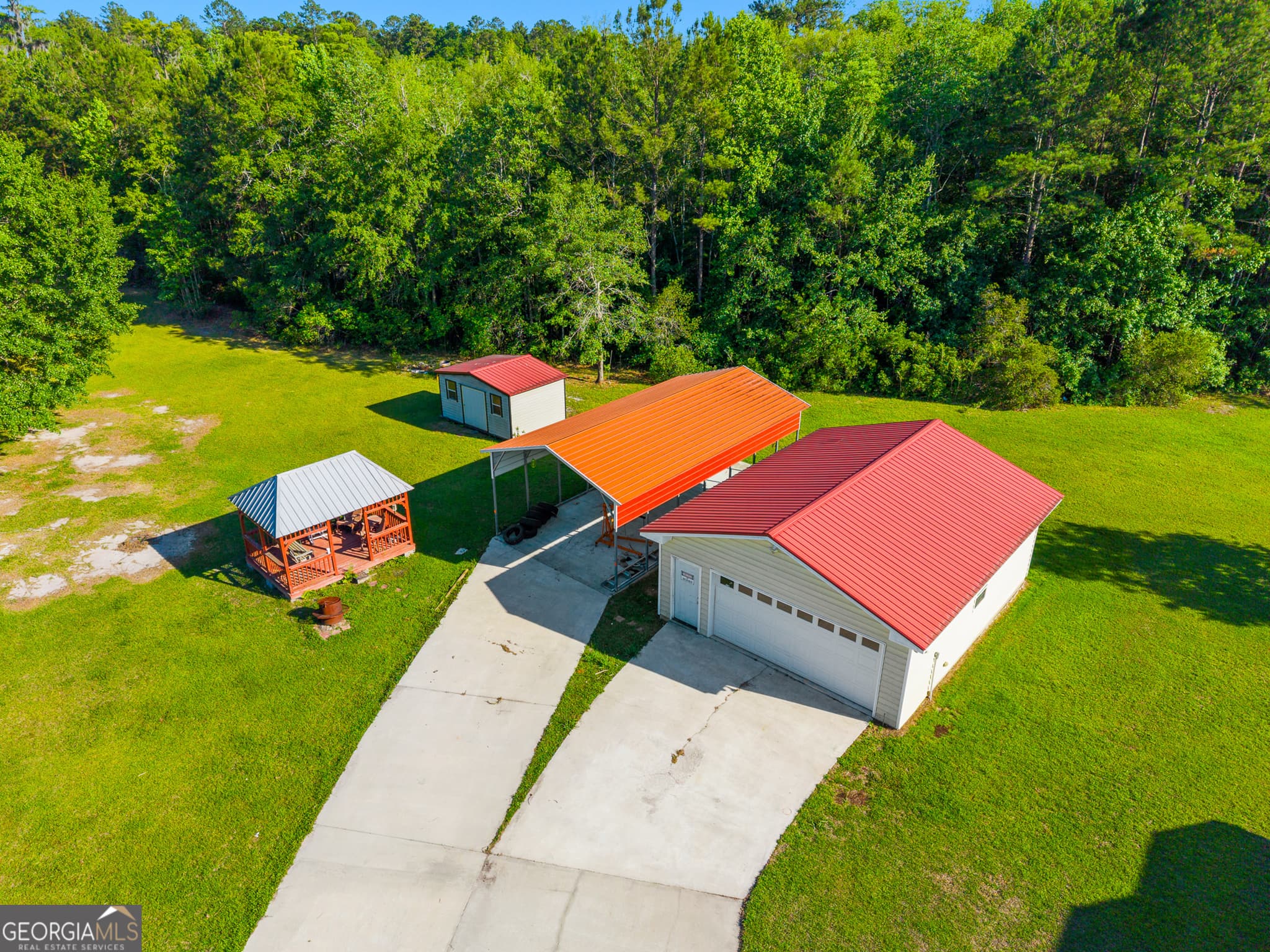 6 bedroom, 4 bathroom, 3,573 sq ft single family residence for sale at 19 Hollow Oak Drive, Pembroke, GA 31321 — photo 6