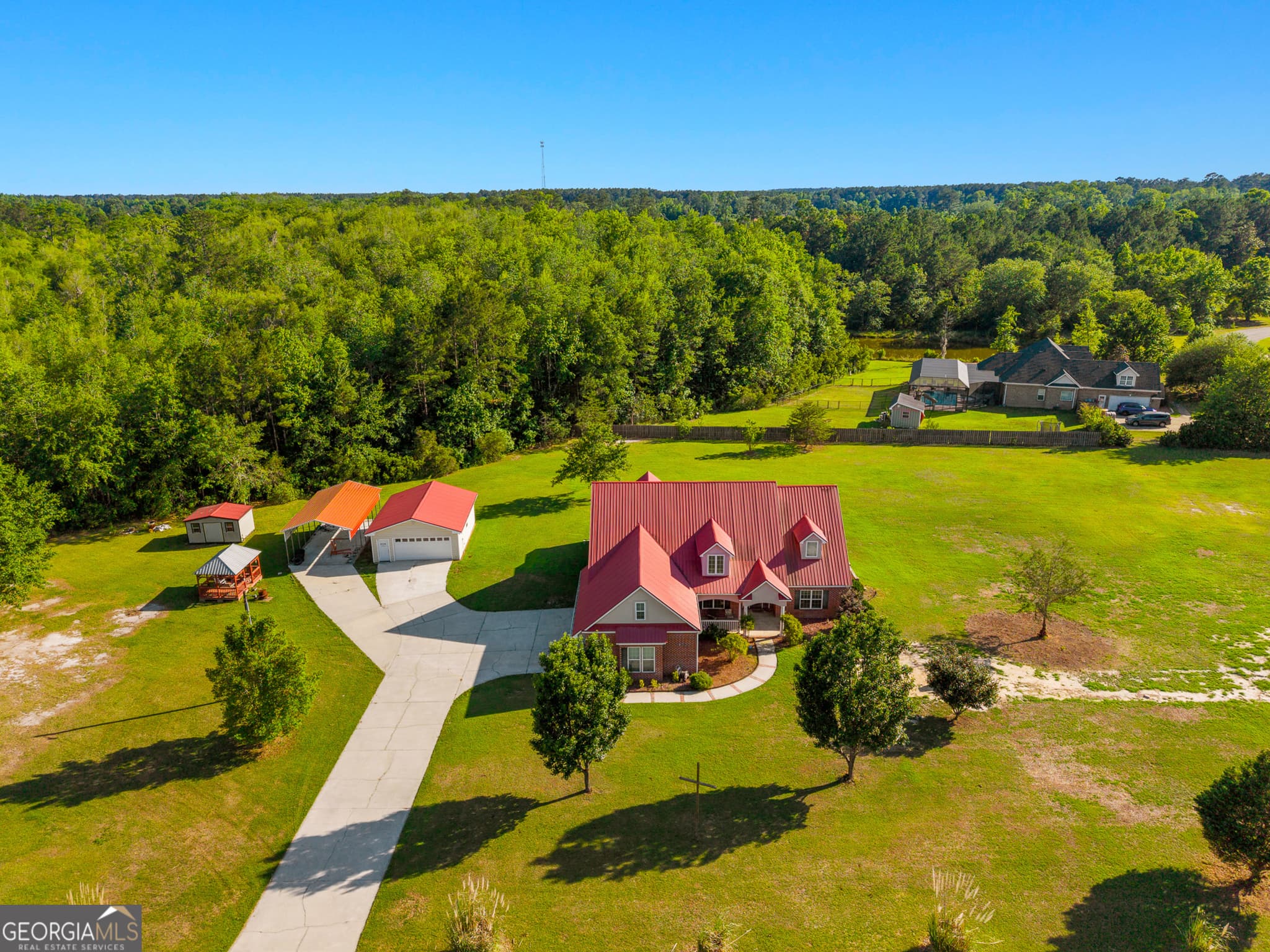 6 bedroom, 4 bathroom, 3,573 sq ft single family residence for sale at 19 Hollow Oak Drive, Pembroke, GA 31321 — photo 5