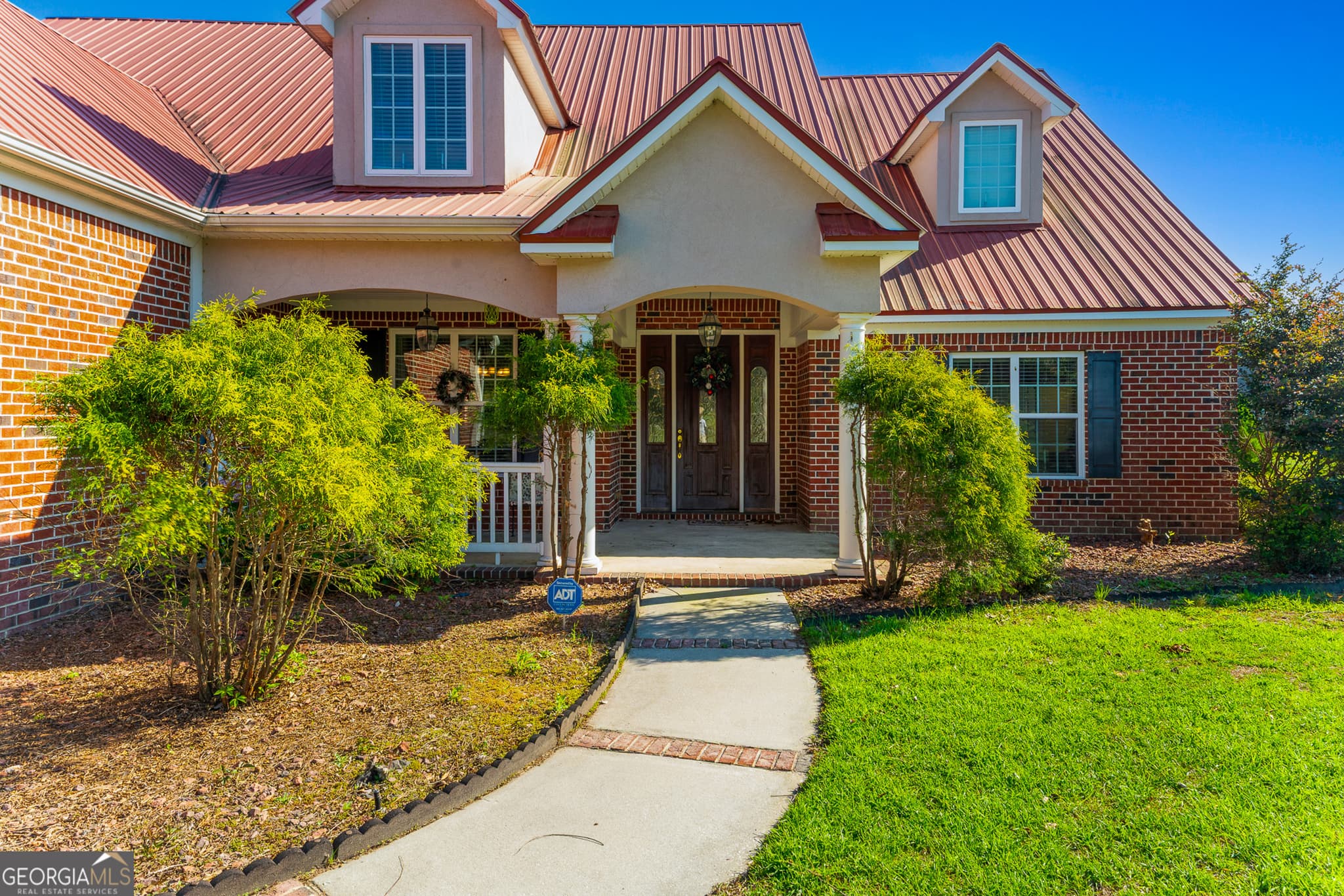 6 bedroom, 4 bathroom, 3,573 sq ft single family residence for sale at 19 Hollow Oak Drive, Pembroke, GA 31321 — photo 4