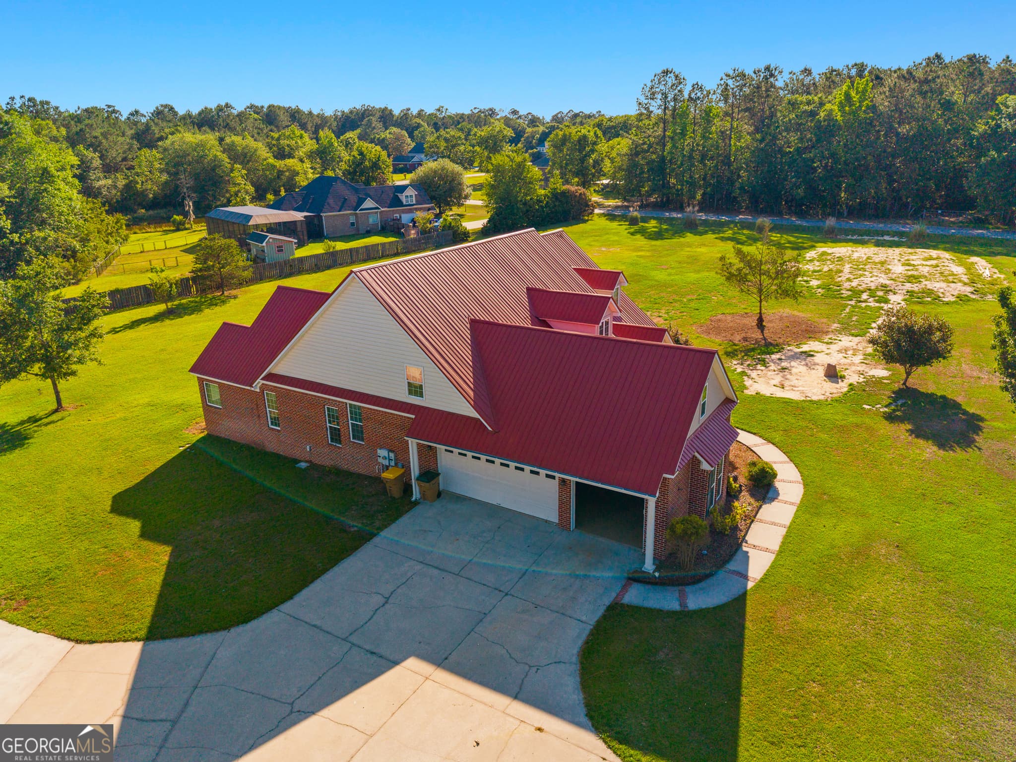 6 bedroom, 4 bathroom, 3,573 sq ft single family residence for sale at 19 Hollow Oak Drive, Pembroke, GA 31321 — photo 8