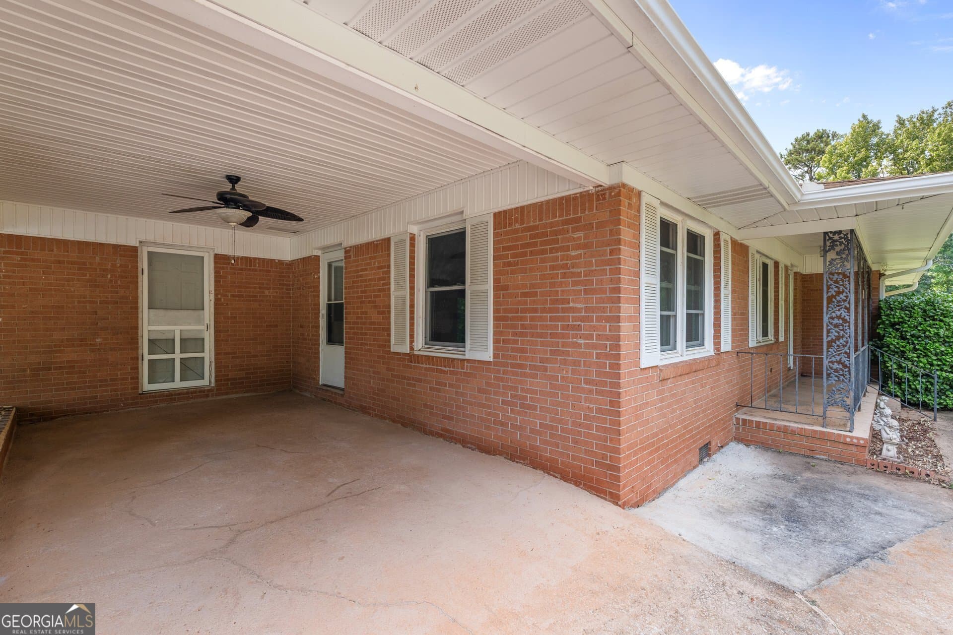 3 bedroom, 2 bathroom, 1,344 sq ft single family residence for sale at 1374 Clem Lowell Road, Carrollton, GA 30116 — photo 3