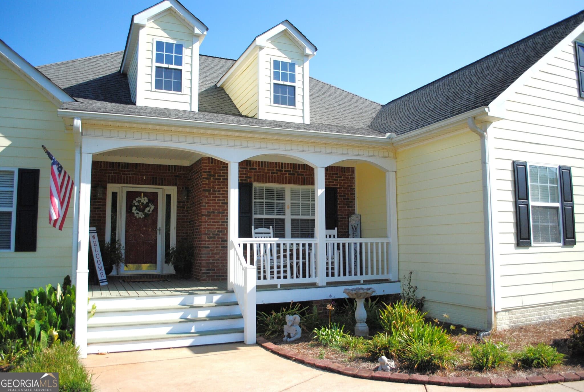 4 bedroom, 3 bathroom, 4,826 sq ft single family residence for sale at 250 Rock Mill Trail, Senoia, GA 30276 — photo 4