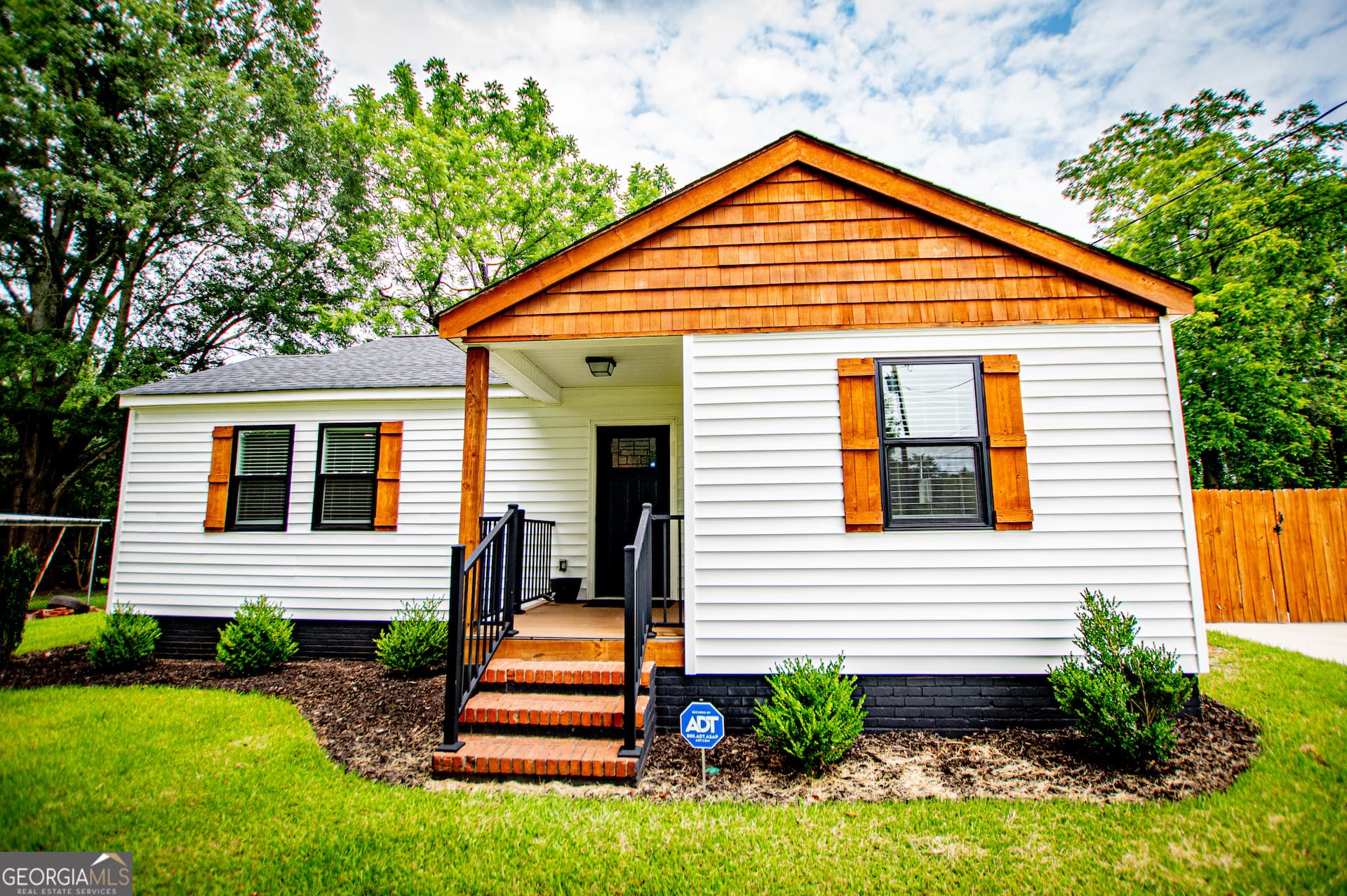 2 bedroom, 2 bathroom single family residence sold at 464 Adamson Avenue, Carrollton, GA 30117