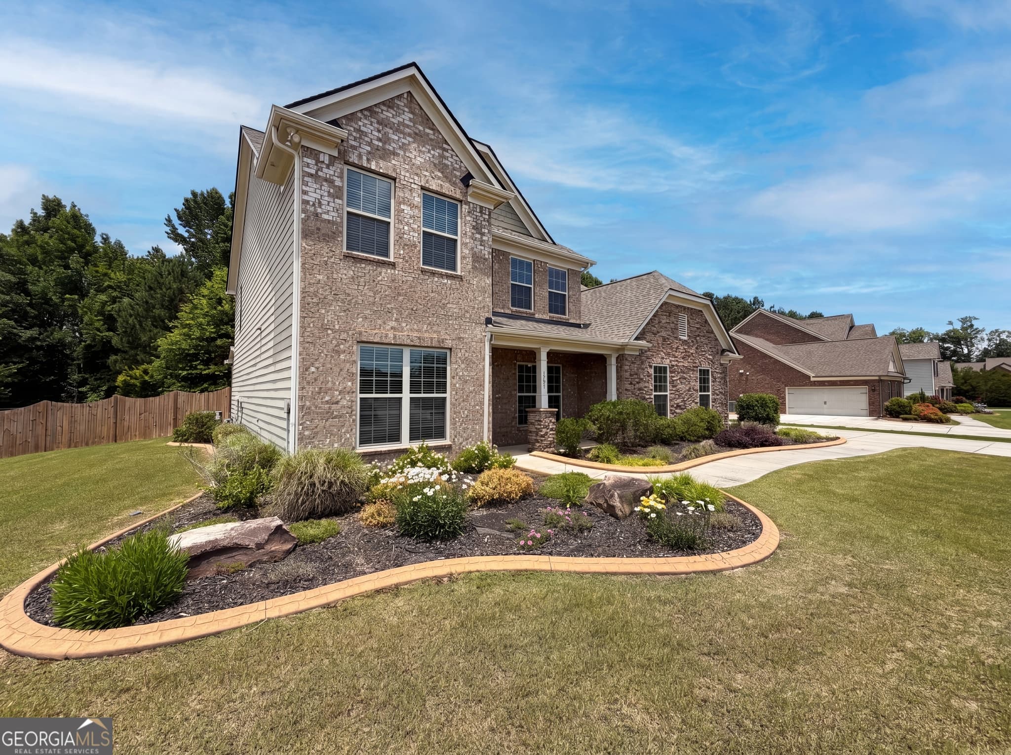 5 bedroom, 4 bathroom, 2,920 sq ft single family residence sold at 165 Calverton Lane, Tyrone, GA 30290