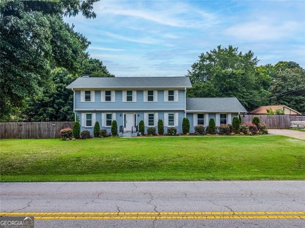 4 bedroom, 2.5 bathroom, 2,317 sq ft single family residence for sale at 1773 Old Salem Road, Conyers, GA 30013 — photo 2