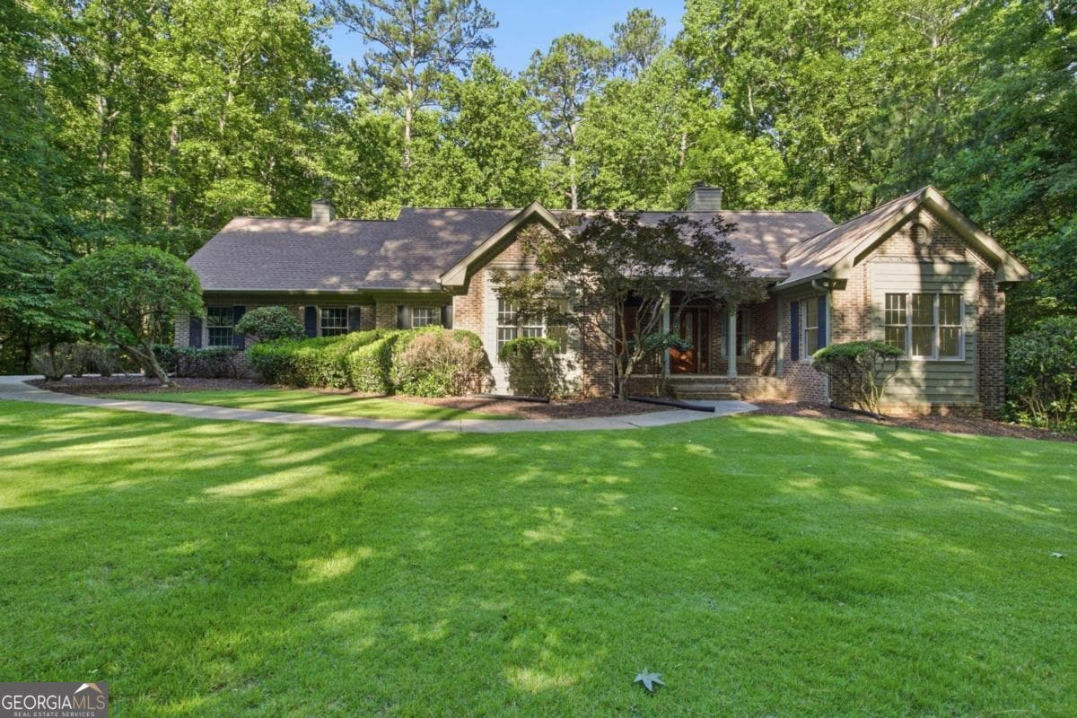 3 bedroom, 3 bathroom, 2,101 sq ft single family residence sold at 5055 Meadowbrook Circle, Suwanee, GA 30024