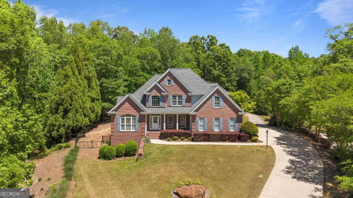 5 bedroom, 4.5 bathroom, 5,116 sq ft single family residence for sale at 1031 Founders Lake Drive, Athens, GA 30606 — photo 2