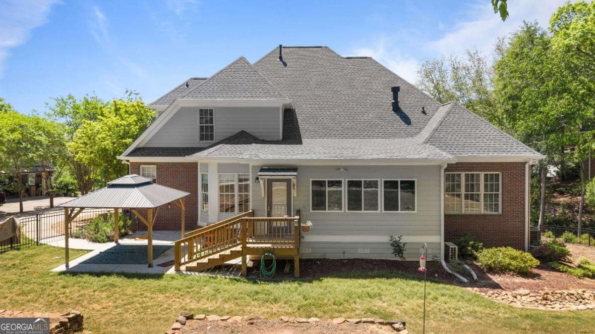 5 bedroom, 4.5 bathroom, 5,116 sq ft single family residence for sale at 1031 Founders Lake Drive, Athens, GA 30606 — photo 6