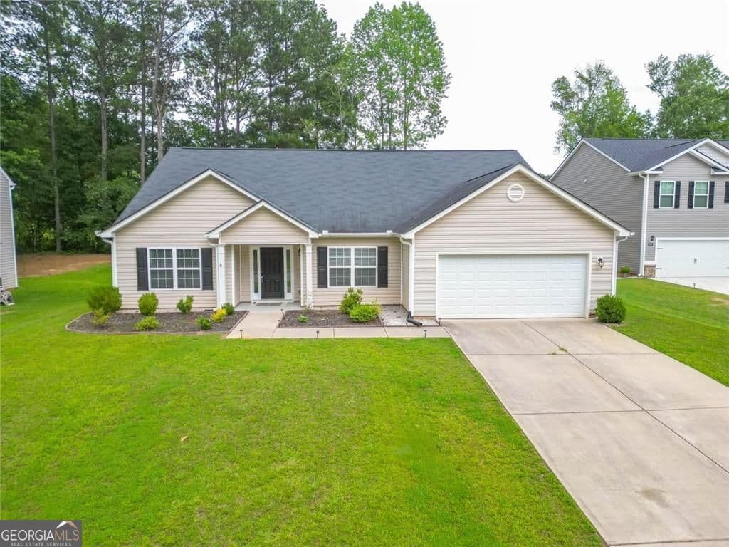 4 bedroom, 2.5 bathroom, 2,269 sq ft single family residence for rent at 1890 Roxey Lane, Winder, GA 30680 for $2,100 a month — photo 1 of 1