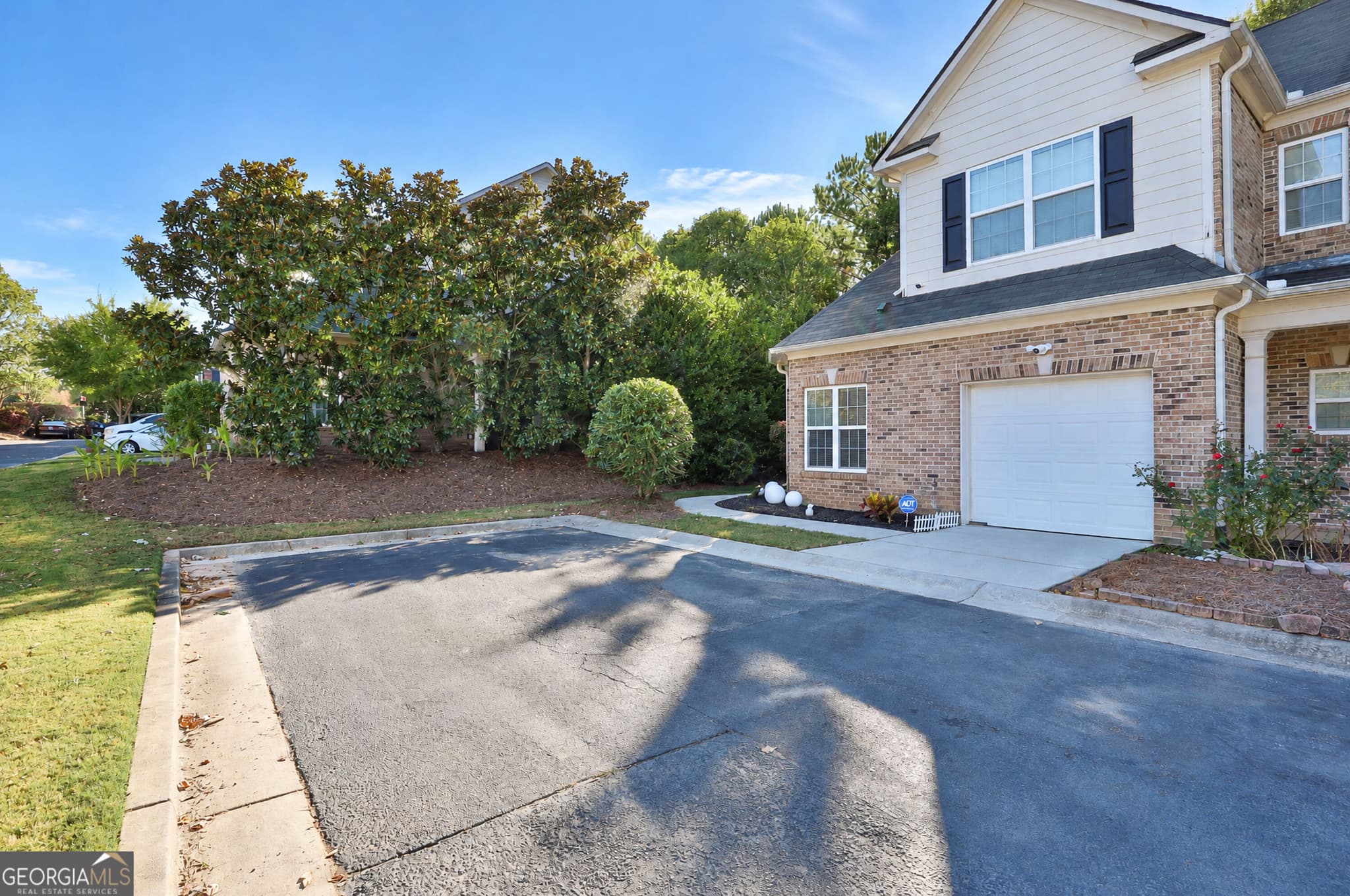 3 bedroom, 2.5 bathroom, 1,691 sq ft townhouse for sale at 79 Granite Way, Newnan, GA 30265 — photo 2