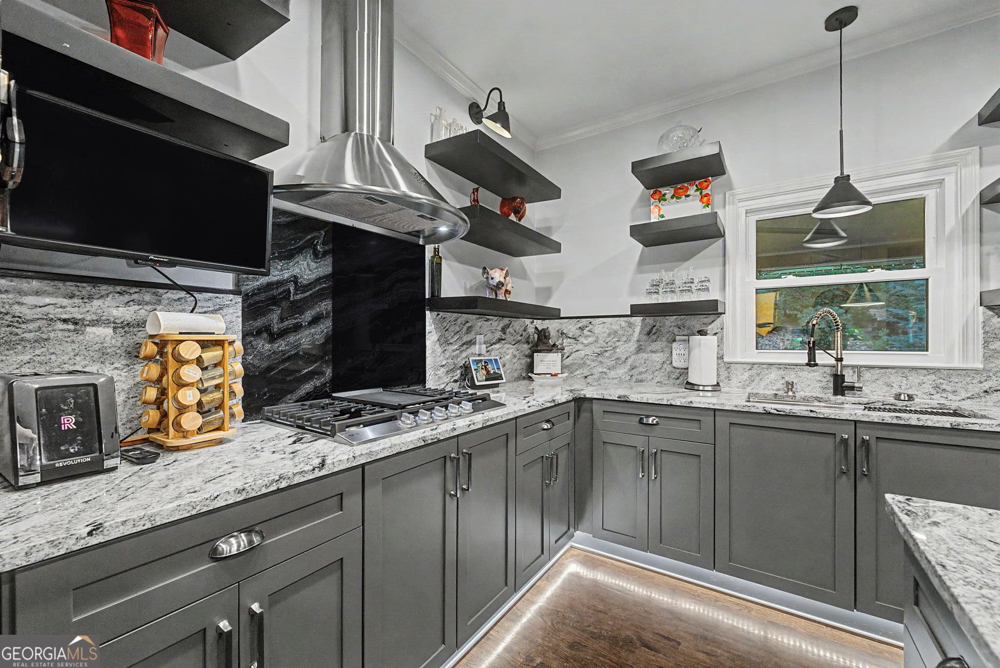 5 bedroom, 4.5 bathroom, 4,043 sq ft single family residence for sale at 106 Fairway Overlook, Woodstock, GA 30188 — photo 9