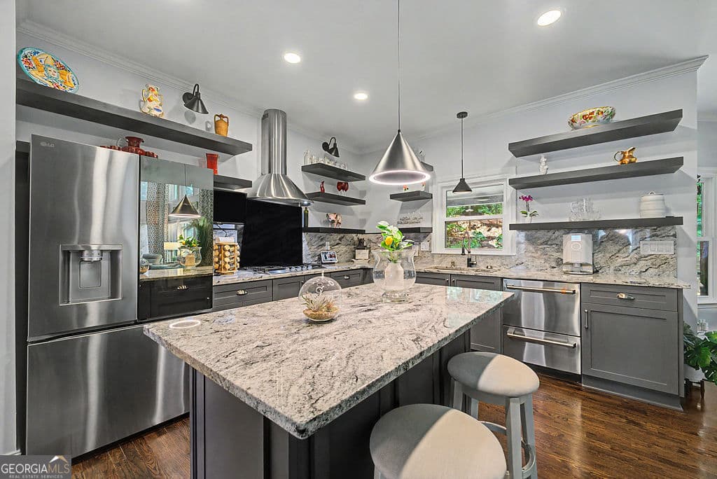 5 bedroom, 4.5 bathroom, 4,043 sq ft single family residence for sale at 106 Fairway Overlook, Woodstock, GA 30188 — photo 10