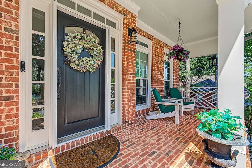 5 bedroom, 4.5 bathroom, 4,043 sq ft single family residence for sale at 106 Fairway Overlook, Woodstock, GA 30188 — photo 4