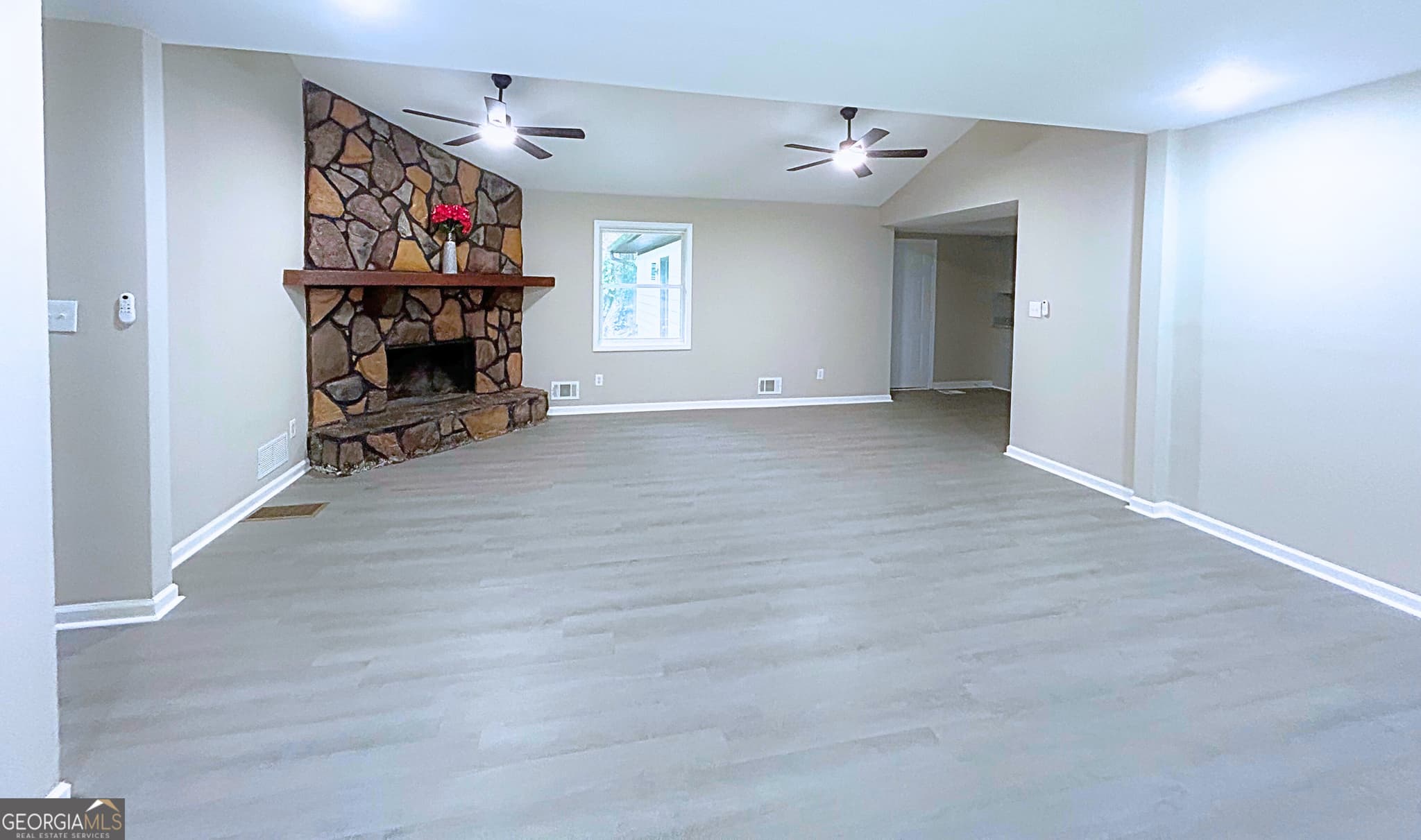 4 bedroom, 2 bathroom, 1,936 sq ft single family residence for rent at 3793 Rainbow Drive, Decatur, GA 30034 for $2,500 a month — photo 3