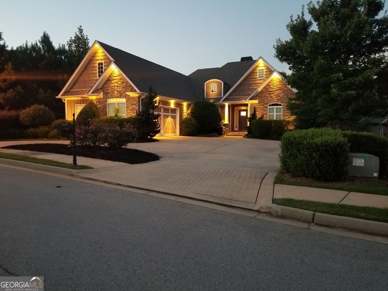 6 bedroom, 3 bathroom, 5,107 sq ft single family residence for sale at 726 Cams Creek, Mcdonough, GA 30253 — photo 4