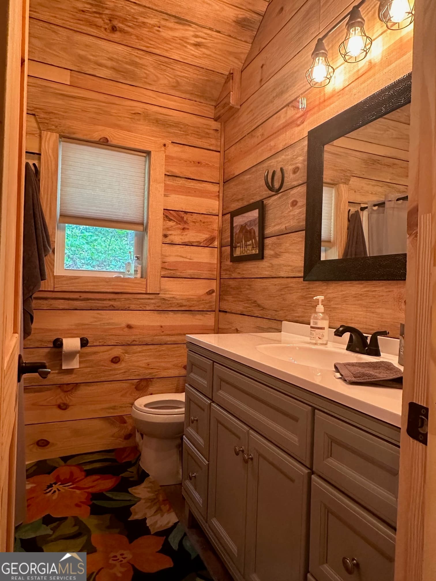 1 bedroom, 1 bathroom, 888 sq ft cabin,single family residence for sale at 47 CRIPPLE CREEK Lane, Tiger, GA 30576 — photo 9